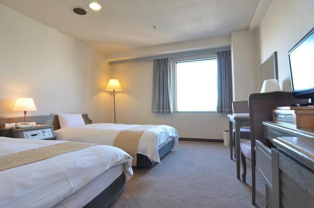 Loisir Hotel Йоккаити Экстерьер фото